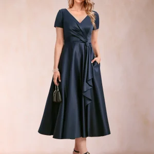 Robes de Mère de la Mariée Coupe A-Line/Princesse, Col en V, Manches Courtes avec Fronces