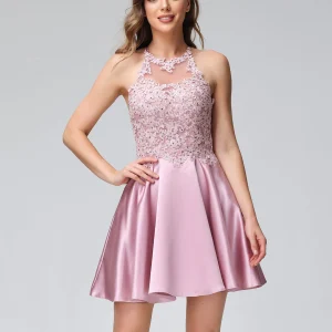 Robe trapèze col haut sans manches en satin courte en dentelle avec appliques