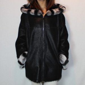 Veste en peau lainée noir fourrure chinchilla pour femme